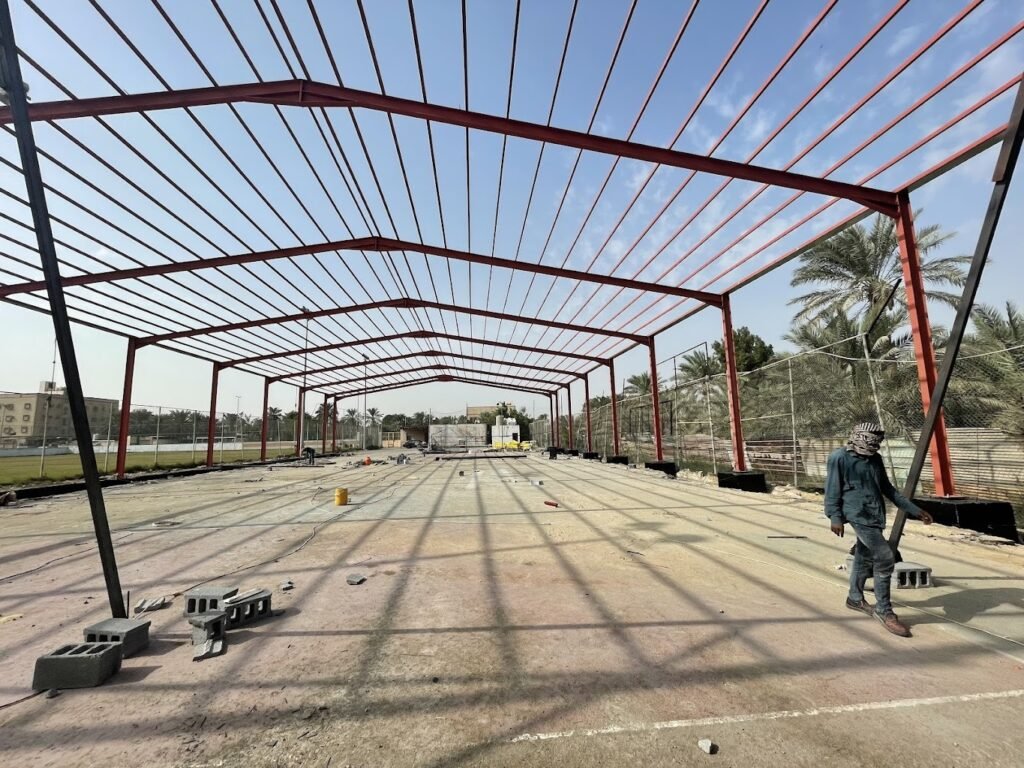 هيكل معدني أثناء التنفيذ
